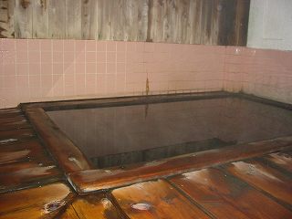 2004年の渋温泉竹の湯の浴室